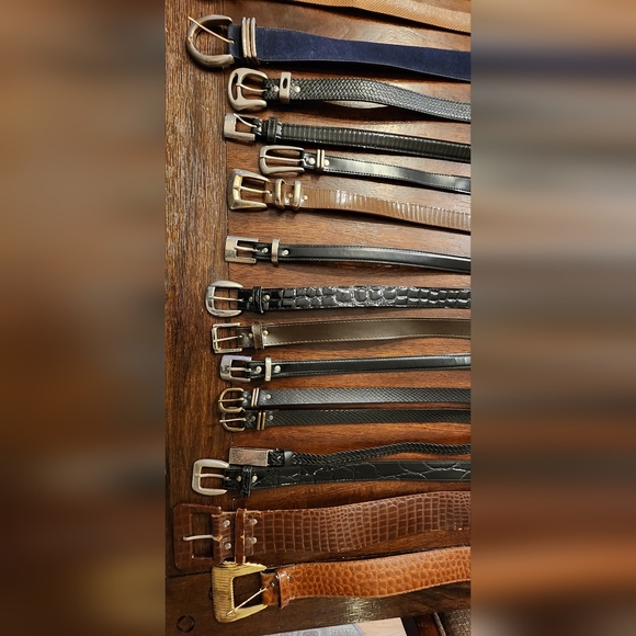 Lot Of 22 Womens /Mens Vintage & Modern Belts. Great For Poshmark Other Resale - Picture 3 of 7